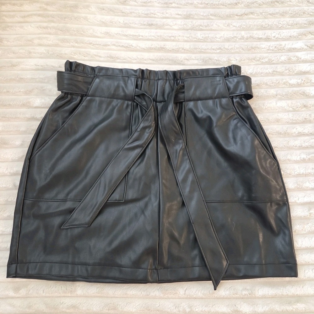Ci Sono Womens Shorts Faux Leather Black High Rise Belted Casual Cargo Size S